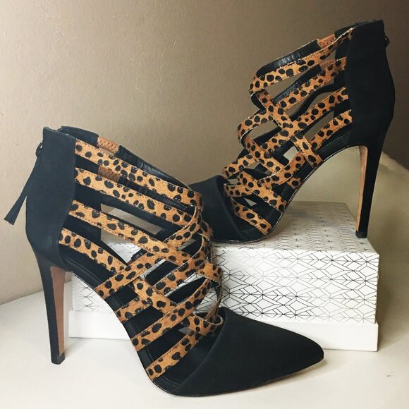 ๐๐๐๐๐๐๐ ๐๐๐๐๐๐
๐
"Rory" Leopard Print Calf Hair Black Stilettos ๐ - Picture 2 of 11